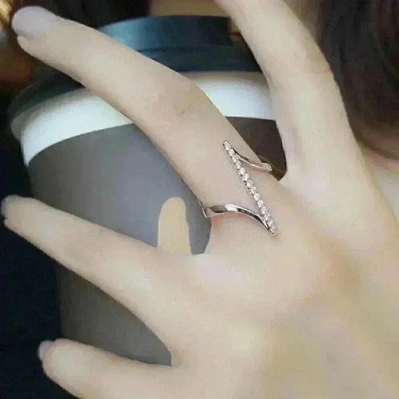 New Beautiful Silver Plated CZ Ring - Picture 4 of 4